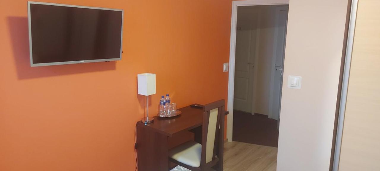 Pauza Motel Tarnowo Podgórne Buitenkant foto